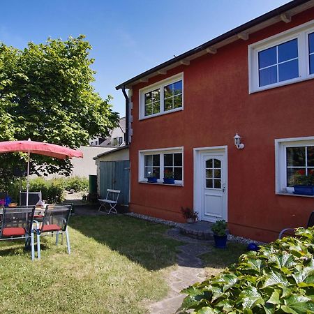 Zentral Aber Ruhig, Terrasse Mit Viel Gruen - Strandnahes Ferienhaus Luki 괴렌 외부 사진