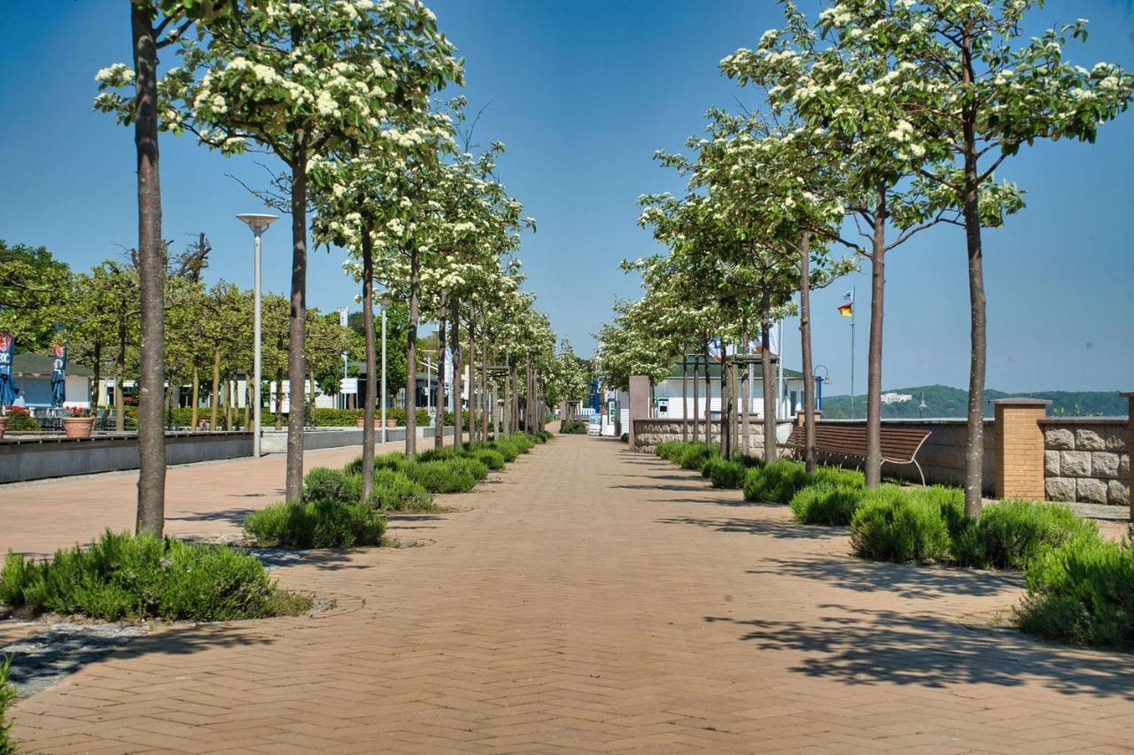 Zentral Aber Ruhig, Terrasse Mit Viel Gruen - Strandnahes Ferienhaus Luki 괴렌 외부 사진